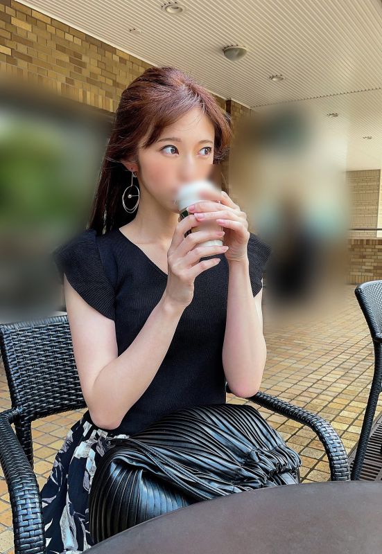 【年下好きの♀えろ姉さん】大学職員のお姉さん(27歳)色っぽ可愛さ100億万点！神美乳　ホテルで密会。発情男子大学生に何度も生中出し　個人撮影【身バレ厳禁取り扱い注意】