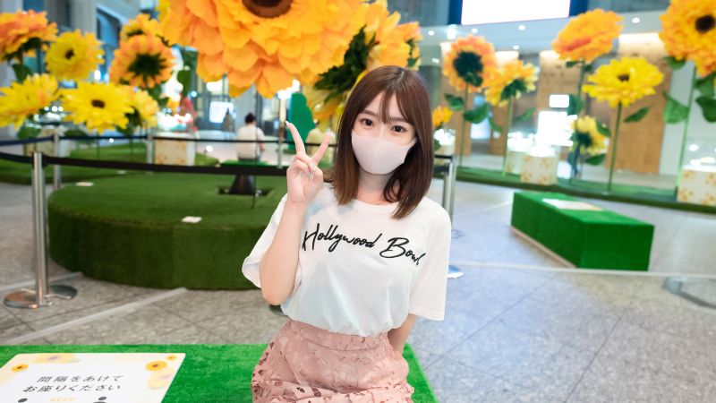初撮影！！シネマ画風！【無修正】天真爛漫で美意識が高い美人で美尻の巨乳美容部員・・・宿泊先に押し入り前から犯したかった美白の美しい裸体に中出し＆口内射精！！