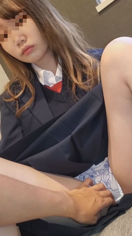 【自拍】县立普通科①新入生。好奇心旺盛初体验献给大叔的少女。